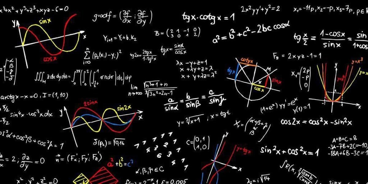 Fórmulas e números sobre física em um quadro negro